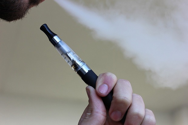 Vaping CBD E-liquid with an E-Cigarette by Coffeeshop Guru